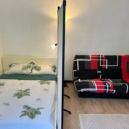 22m2 Renove Sur Cour Privee Apartment