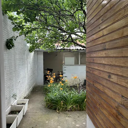 Renove Sur Jardin Prive *